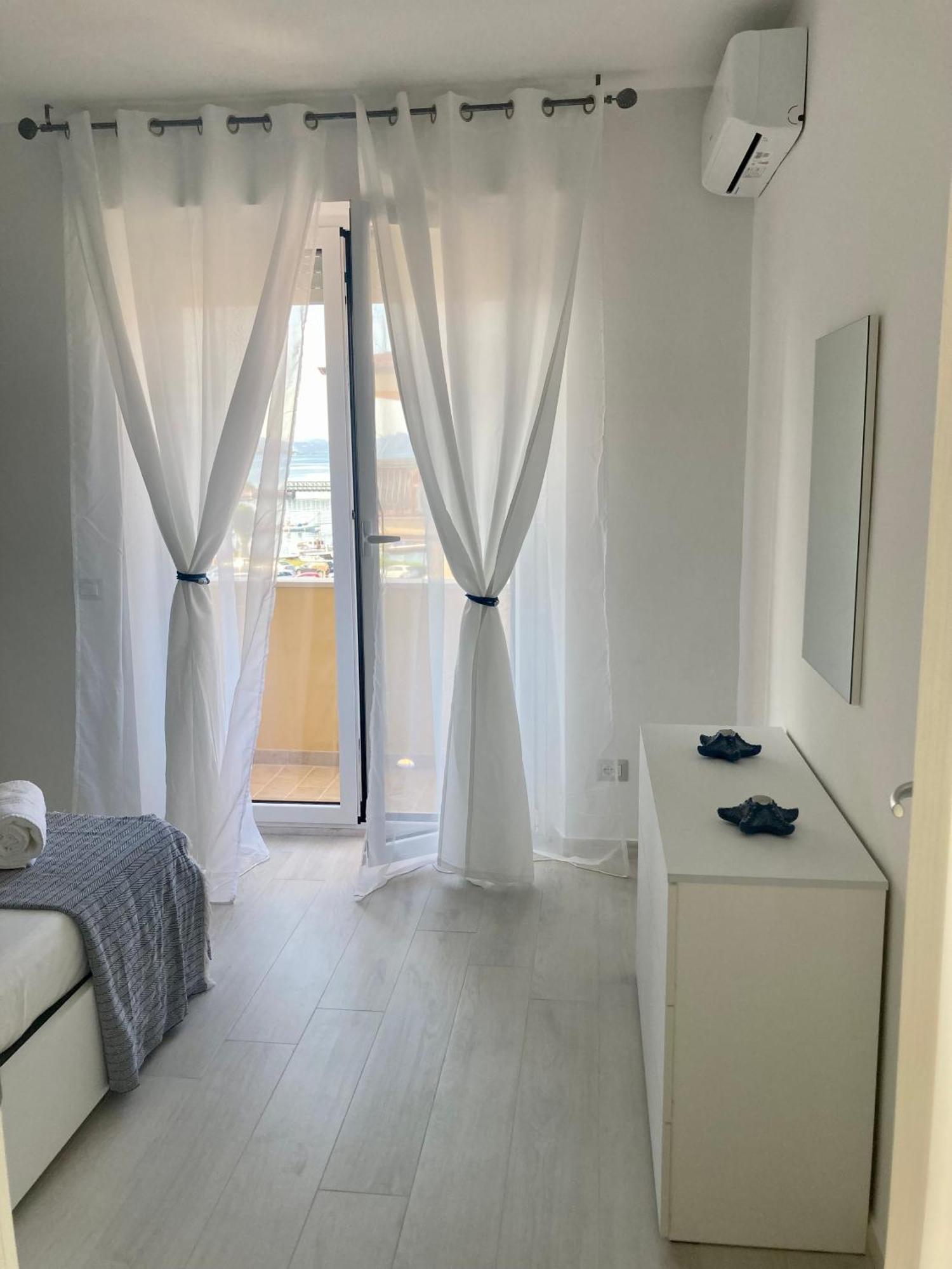 Appartamento Tizzy La Maddalena  Exteriér fotografie